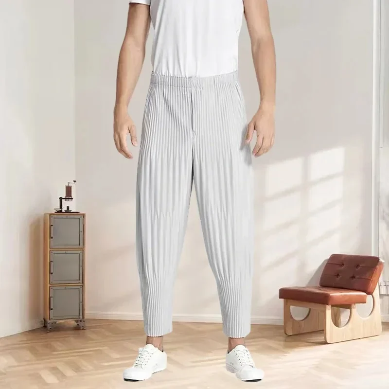 AliExpress - Miyake plissé lanterne pantalon hommes 2025 été pli arlequin pantalon ample décontracté polyvalent plissé neuf minutes pantalon marée