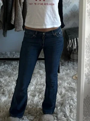 Låga jeans