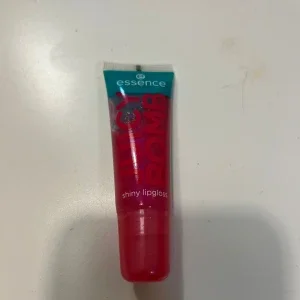 Essence Juicy Bomb Lipgloss