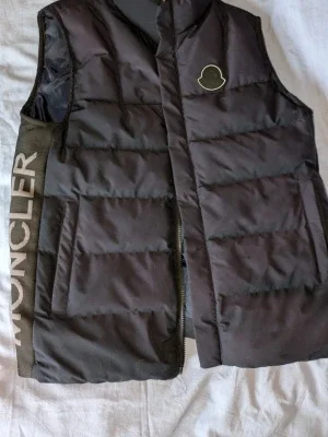Moncler väst
