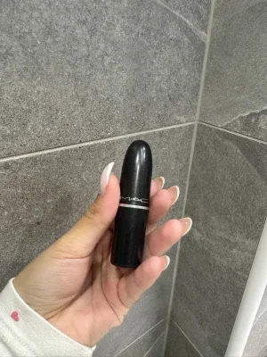 MAC läppstift i nyansen 'mocha'