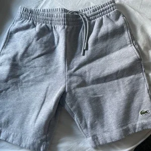 Helt nya lacoste shorts