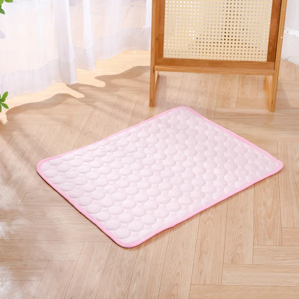 Populär sommardjurmatta, ismatta för hundar, hundkoja, hundmatta, silkesismatta för husdjur, kylmatta för katter, husdjurstillbehör Is-silkesdyna rosa