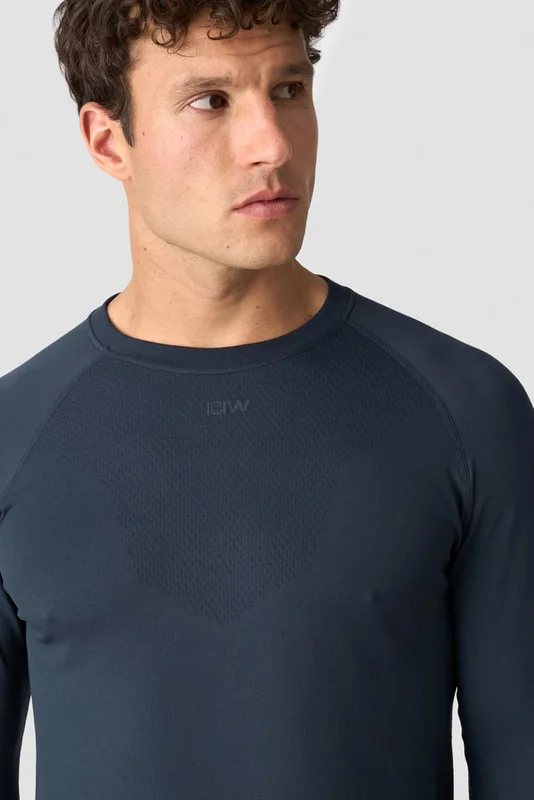 ICANIWILL - Stride Seamless Longsleeve Dusty Navy - Träningströja - Herr - Träningskläder från ICIW