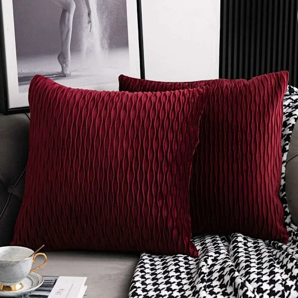 Burgunder putetrekk: 2-pakning 45 cm x 45 cm stripet fløyel Squa