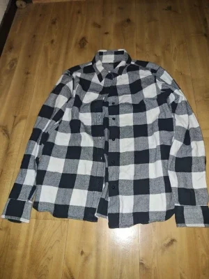 Rutig skjorta från Uniqlo