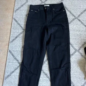 Svarta Mom jeans