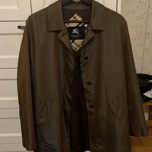 Brun trenchcoat från Burberry