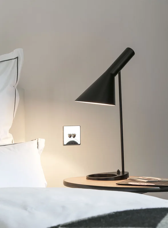Louis Poulsen AJ bordlampe - sort