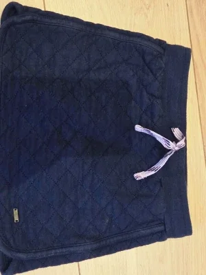 Marinblå quiltade kjol Hampton Republic
