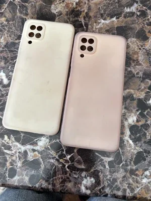 Två silikon mobilskal i beige och rosa Samsung A12