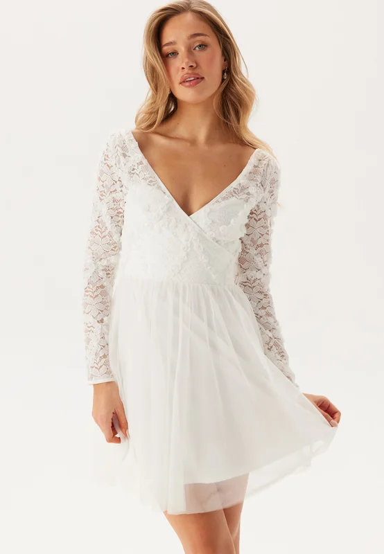 Bubbleroom Occasion - 3D Flower L/S Lace Dress - White