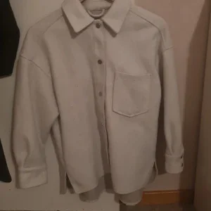Overshirt i ull från Zara, XS