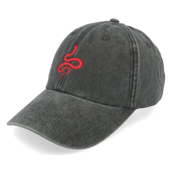 Iconic - Svart unconstructed Caps - Black Snake Logo Black Washed Dad Cap @ Hatstore