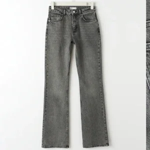 Full length flare jeans ginatricot