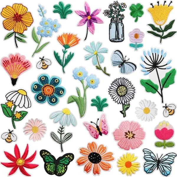 32 st Färgglada Blommor Emblem Stryk på Sy på Patch Broderat Tyg Söta Stilar Tusensköna Fjäril Bi-märken för Kläder, Jeans, T-shirt, Ryggsäckar, 