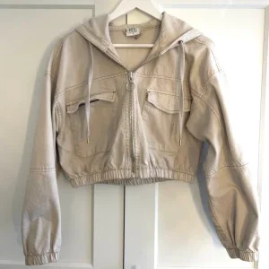 Beige jeansjacka (cropped)