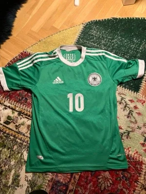 Grön Tyskland tröja Adidas Podolski