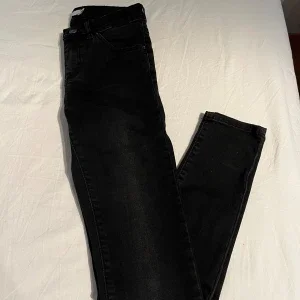 Svarta Wera jeans