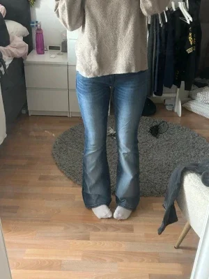 Low waist bootcut jeans