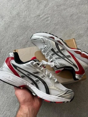 ASICS Gel Kayano 14 White/Classic Red