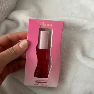 Gisou Honey Infused Lip Oil Strawberry Sorbet