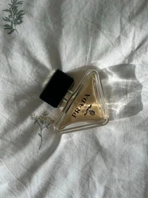 Prada paradoxe parfym