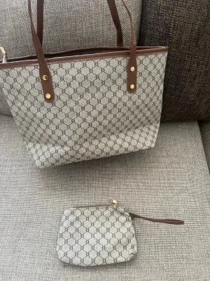 Beige handväska