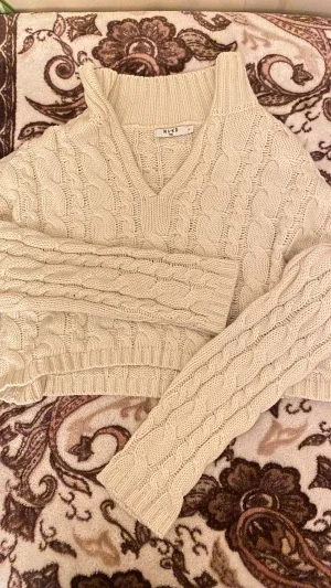 Beige stickad tröja från NA-KD