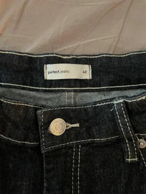 Mörkblå jeans från Perfect Jeans