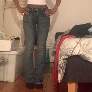 mid-rise jeans