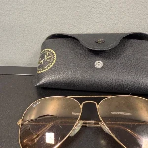 Ray-Ban aviator solglasögon guld