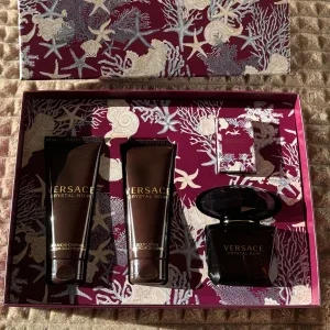 Versace Crystal Noir presentbox
