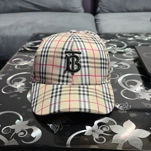 Burberry rutig keps i bomull