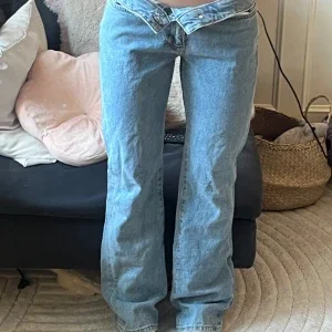 Lågmidjade baggy straight raka ljusblå jeans / low waist / low rise