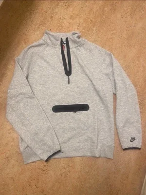 Nike tech zip