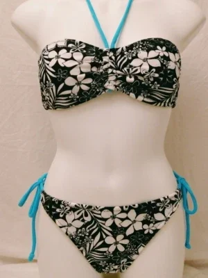 NY & OANVÄND svart vit blommig bikini. Strlk: 34/XS. Gina Tricot. Retro. 90-tal.
