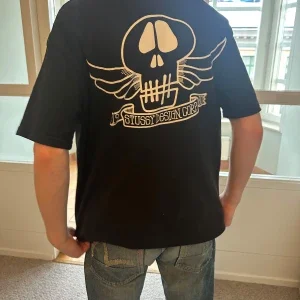 Svart t-shirt från Stussy med tryck