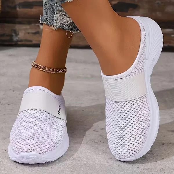 Afslappede slip-on hvide sneakers til kvinder – åndbare og lette