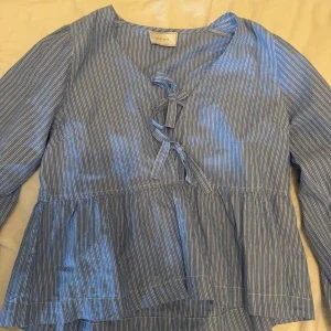Neo Noir blus