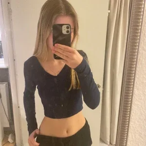 Marinblå topp