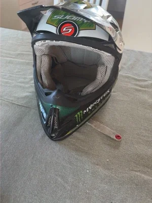 Suomy crosshjälm Monster Energy