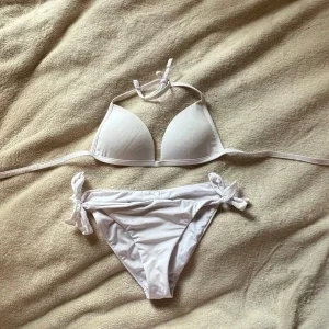 Vit bikini från calzedonia