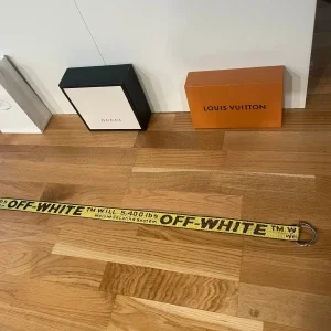 Gult bälte från Off-White