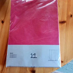 Rosa panelgardiner från i.d.