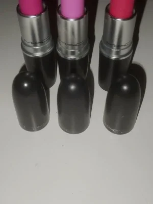 MAC läppstift i tre färger