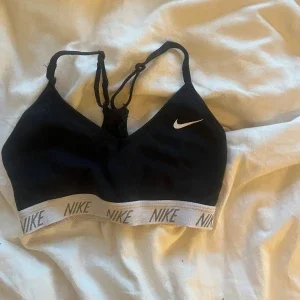 nike tränings bh