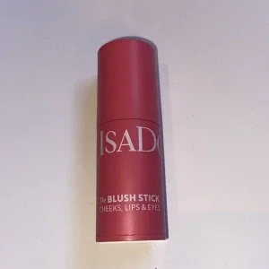 Isadora Blush Stick i rosa nyans