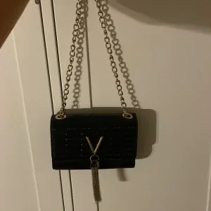 Valentino väska