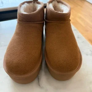 UGG ultra mini platform